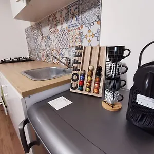 Casa Del Giglio - City Center Apartment